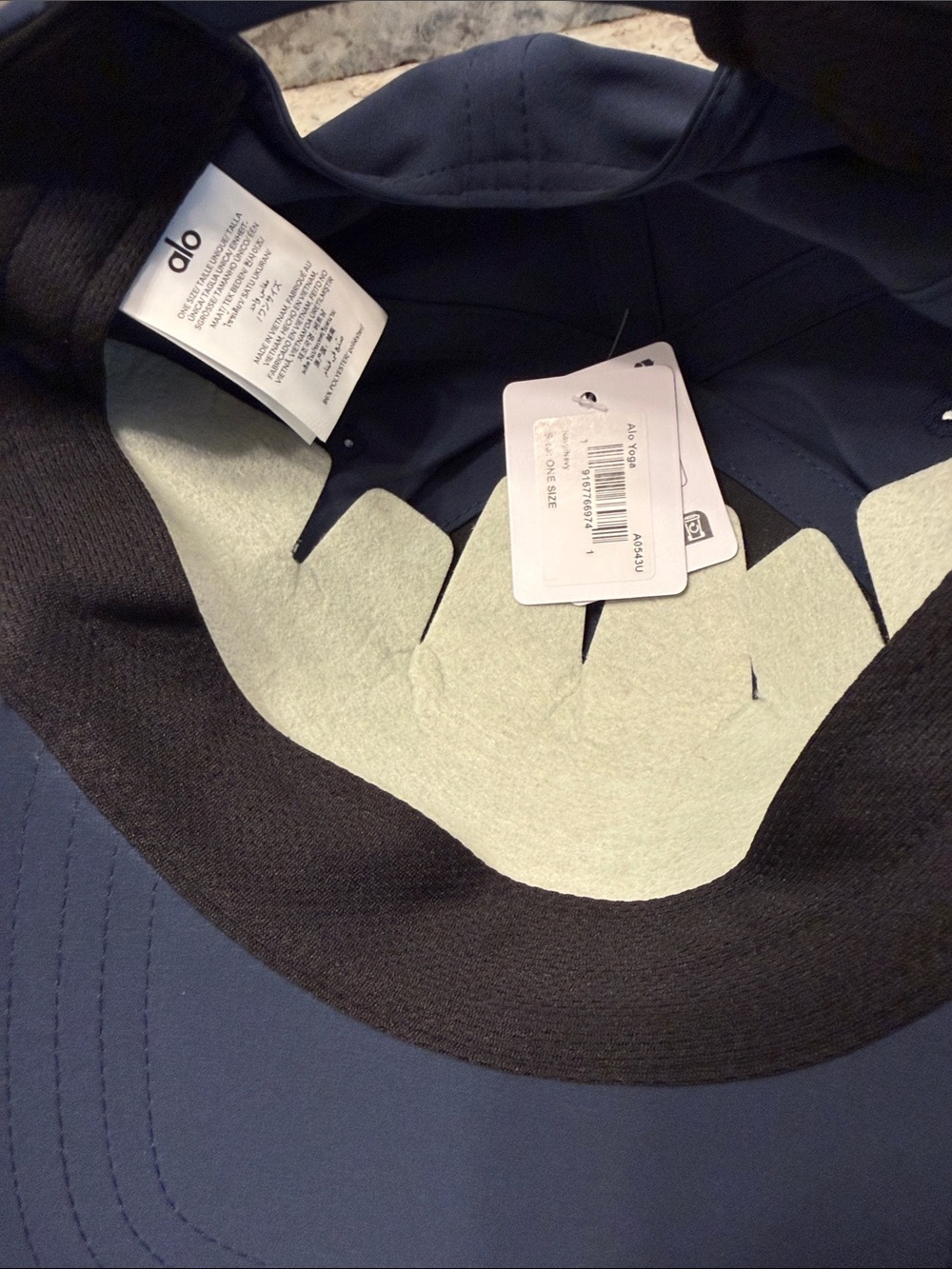 Alo Performance Off-Duty Cap in Navy - Picture 2 of 3